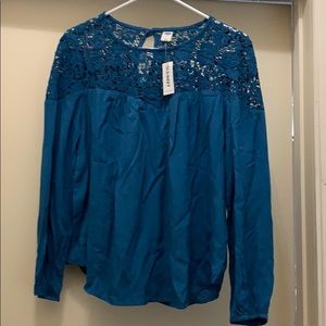 Old Navy lace top size M NWT